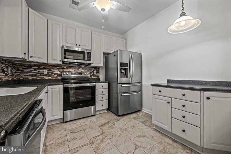 7335 Brookview Rd #104, Elkridge, MD 21075