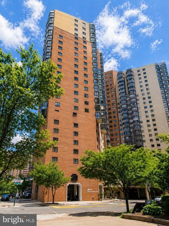 900 N Stafford St N #1917, Arlington, VA 22203