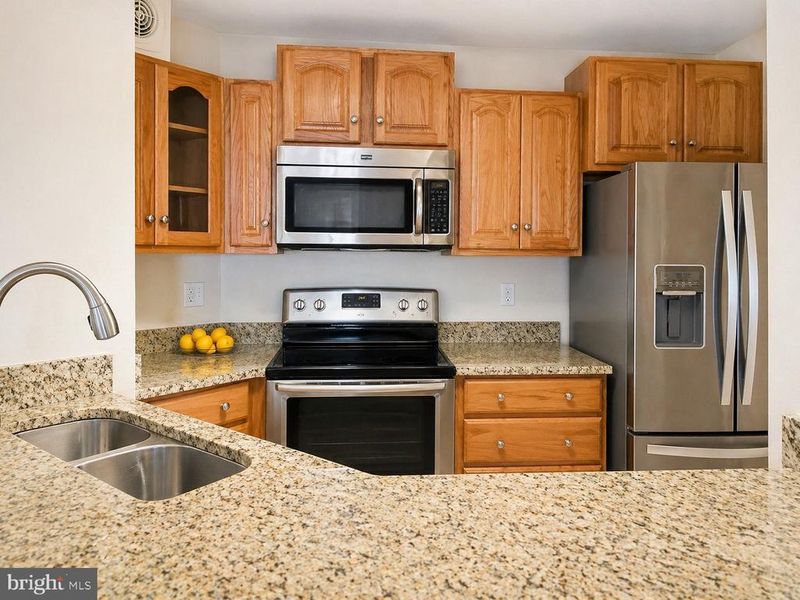 900 N Stafford St N #1917, Arlington, VA 22203