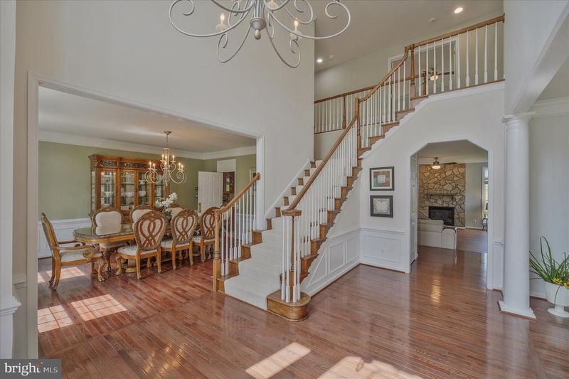 43820 Churchill Glen Dr, Chantilly, VA 20152