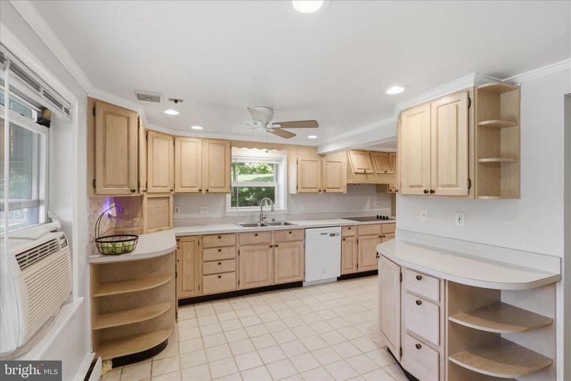 603 W B St, Brunswick, MD 21716