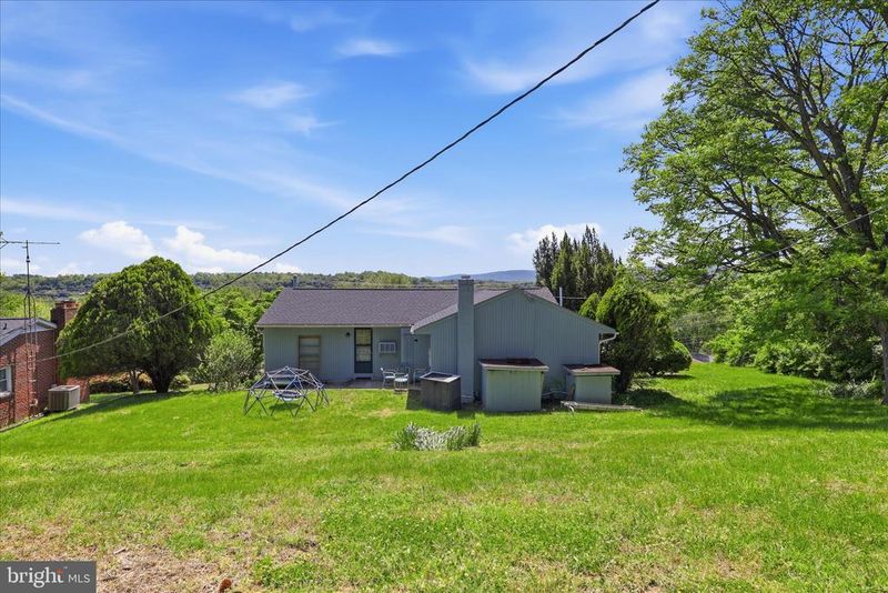 603 W B St, Brunswick, MD 21716