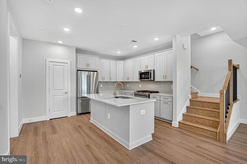 142 Pepperell St, Alexandria, VA 22304