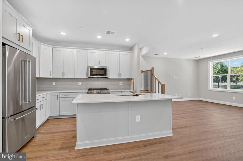 142 Pepperell St, Alexandria, VA 22304