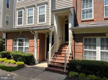 313 Cross Green St #313-B, Gaithersburg, MD 20878