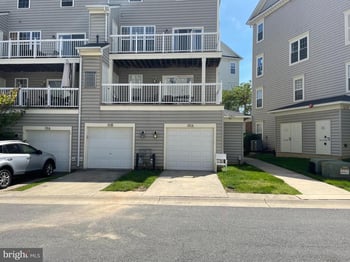 313 Cross Green St #313-B, Gaithersburg, MD 20878