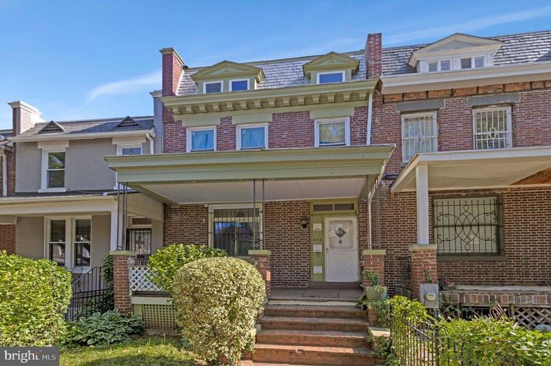 634 Irving St NW, Washington, DC 20010
