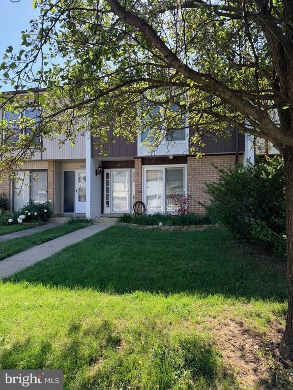 7291 Hillary St, Alexandria, VA 22315