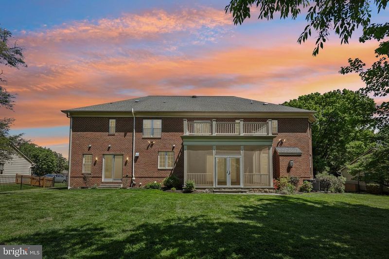 7008 Hamel Hill Ct, Mclean, VA 22101