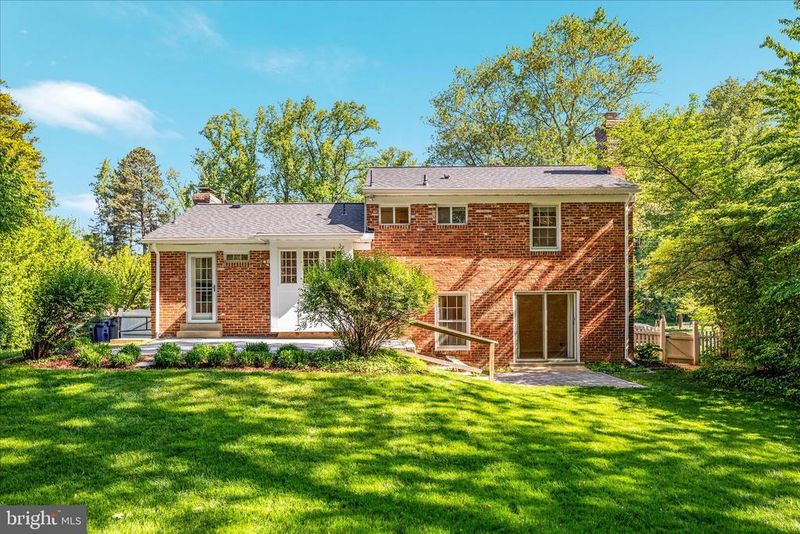 2406 Claremont Dr, Falls Church, VA 22043