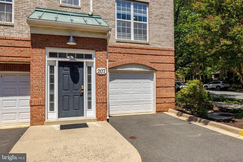 12170 Abington Hall Pl #207, Reston, VA 20190