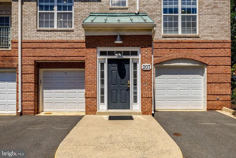 12170 Abington Hall Pl #207, Reston, VA 20190