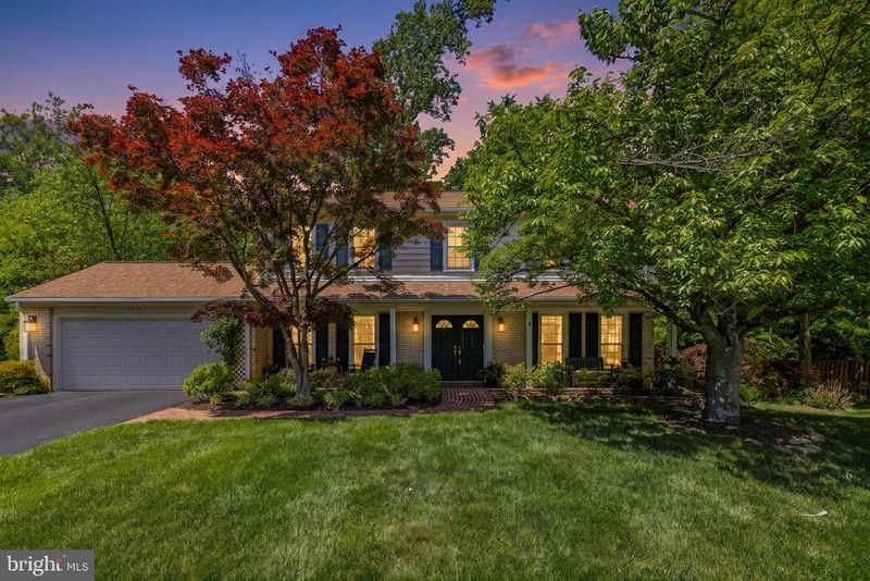 9716 Bunchberry Pl, Vienna, VA 22181