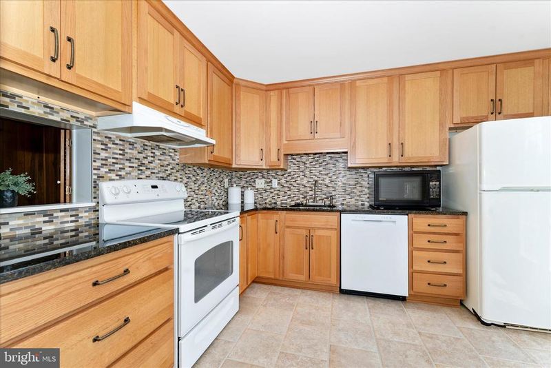 5751 Sunset View Ln, Frederick, MD 21703