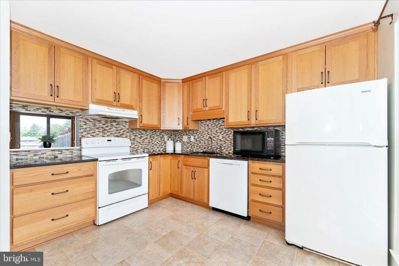 5751 Sunset View Ln, Frederick, MD 21703