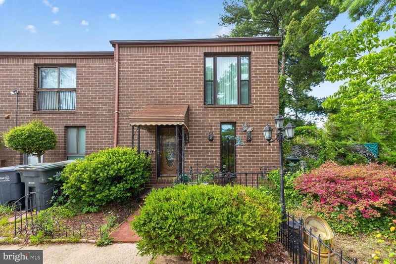 834 Wheeler Hill Dr SE #834, Washington, DC 20032
