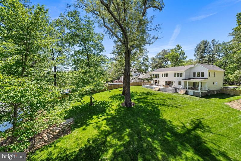 3175 Woodland Ln, Alexandria, VA 22309