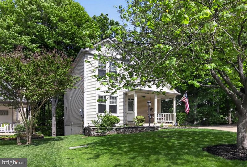 11969 Holly View Dr, Woodbridge, VA 22192