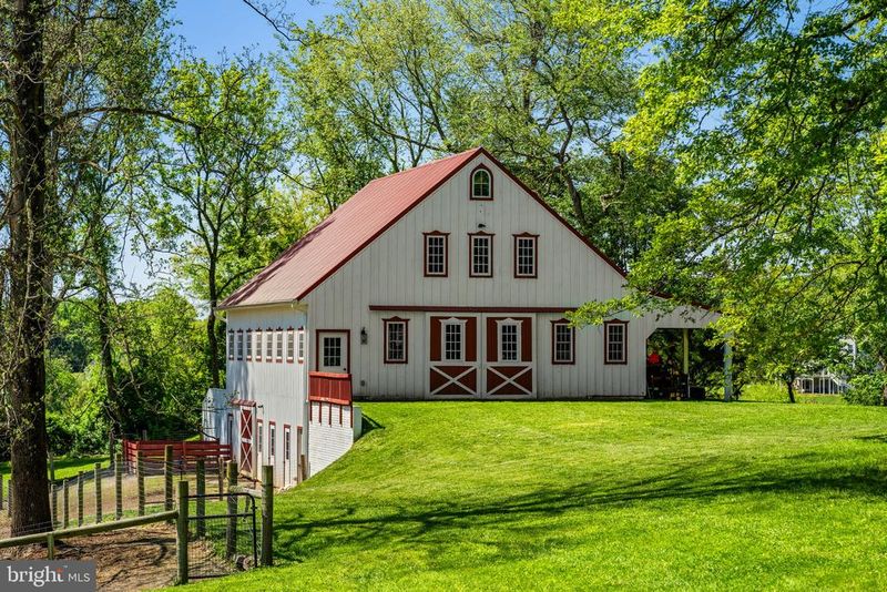 42165 Black Walnut Ln, Leesburg, VA 20176