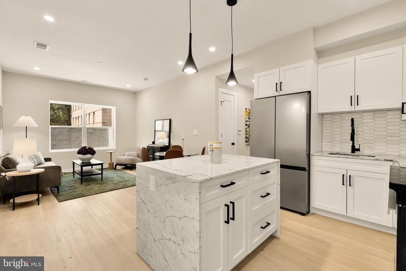 2606 41st St NW #2, Washington, DC 20007