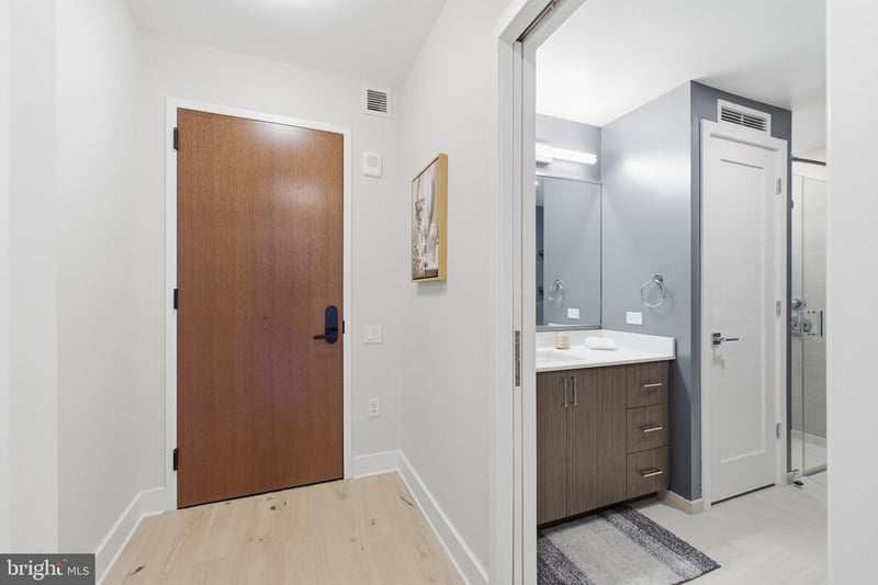 1211 Van St SE #612, Washington, DC 20003