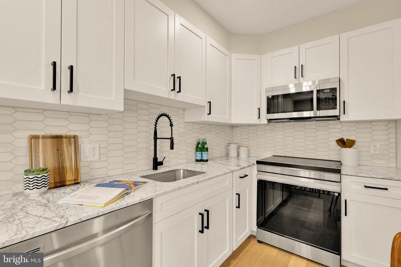 2606 41st St NW #6, Washington, DC 20007