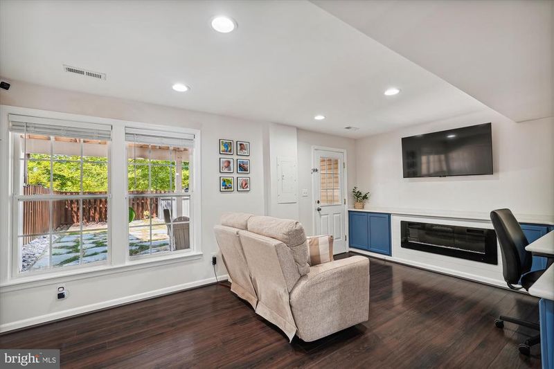 25435 Elm Ter, Aldie, VA 20105