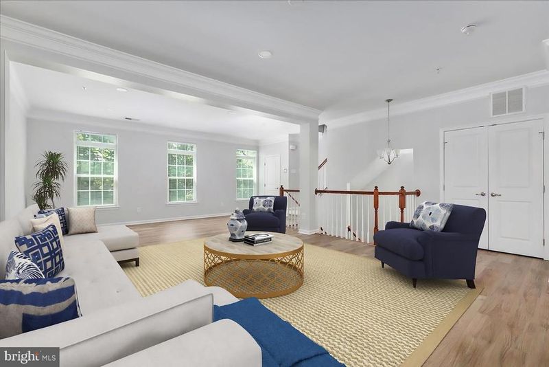 7438 Brunson Cir, Gainesville, VA 20155
