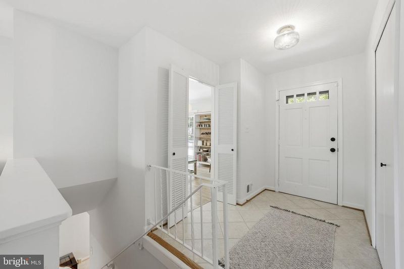 2111 Statute Ln, Vienna, VA 22181