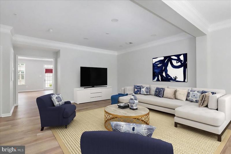 7438 Brunson Cir, Gainesville, VA 20155