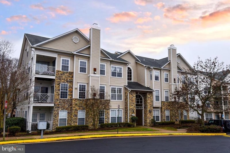 5909 Founders Hill Dr #202, Alexandria, VA 22310