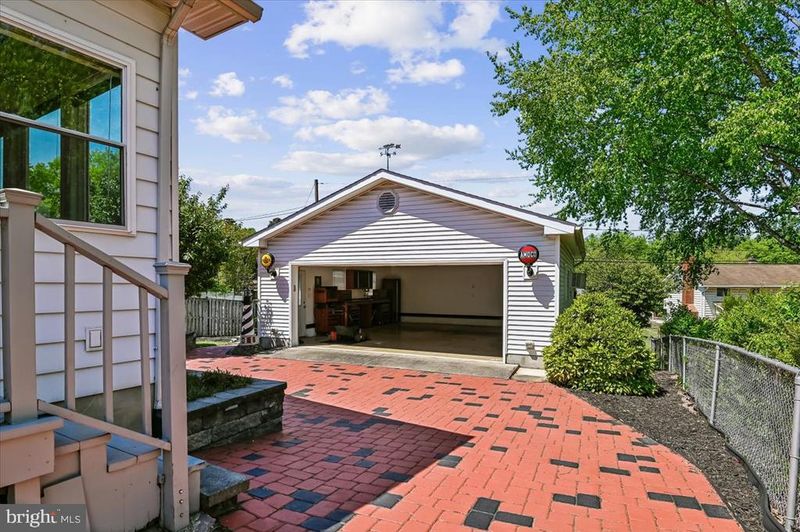 582 Nolview Ct, Glen Burnie, MD 21061