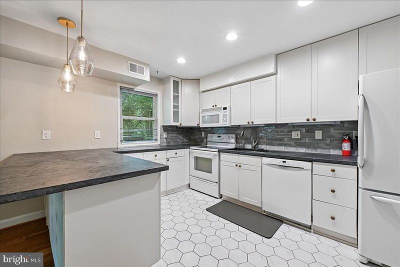8651 Geren Rd #27-4, Silver Spring, MD 20901