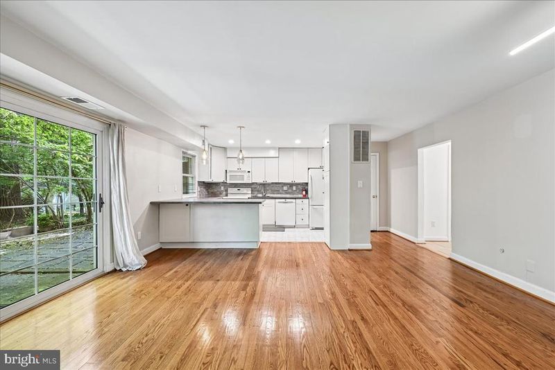 8651 Geren Rd #27-4, Silver Spring, MD 20901