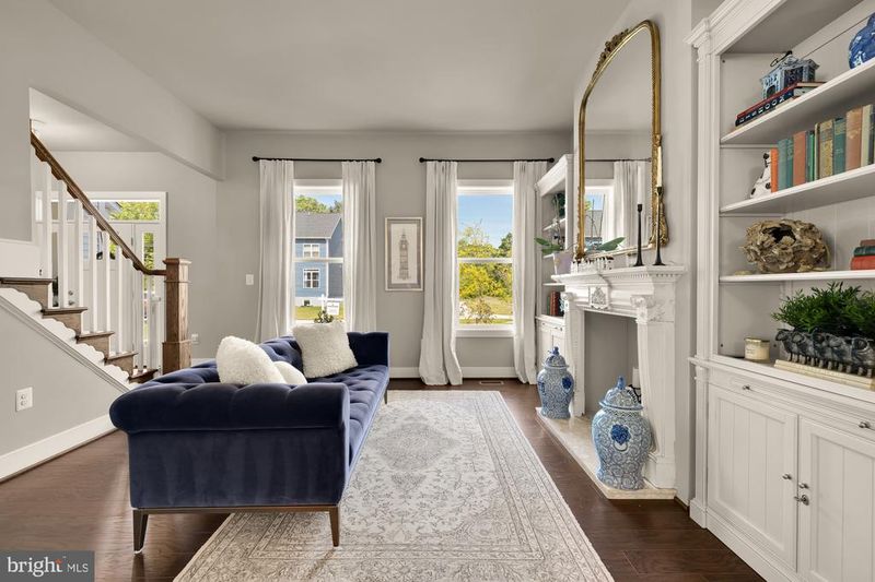 8734 Lukens Ln, Alexandria, VA 22309