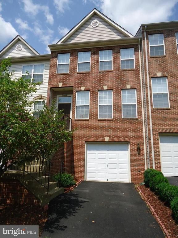 21477 Rusty Blackhaw Sq, Sterling, VA 20164