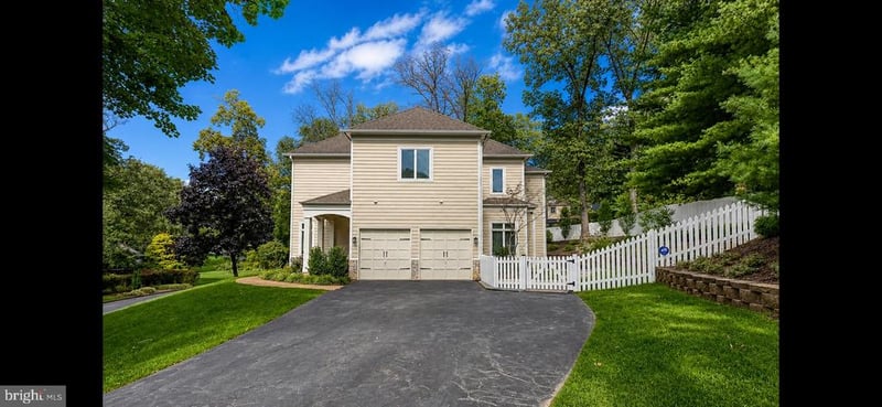 3242 Valley Ln, Falls Church, VA 22044