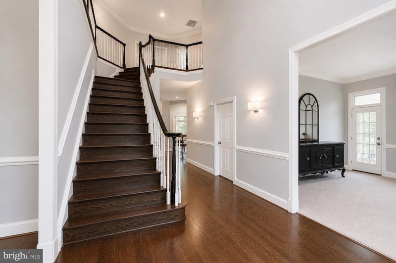 3242 Valley Ln, Falls Church, VA 22044
