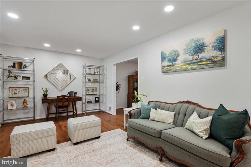 4903 Chantery Ct, Fairfax, VA 22032