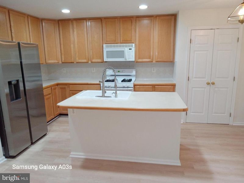 21477 Rusty Blackhaw Sq, Sterling, VA 20164