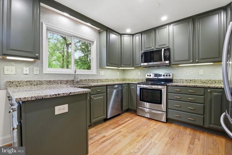 374 Holly Trl, Crownsville, MD 21032