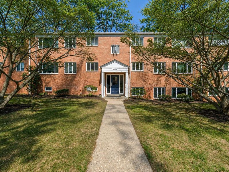 10500 Montrose Ave #203, Bethesda, MD 20814