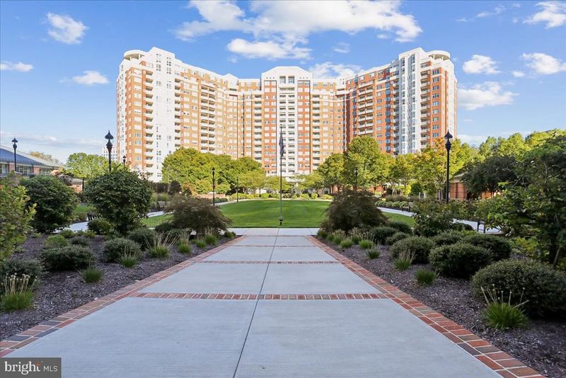 5809 Nicholson #316, North Bethesda, MD 20852