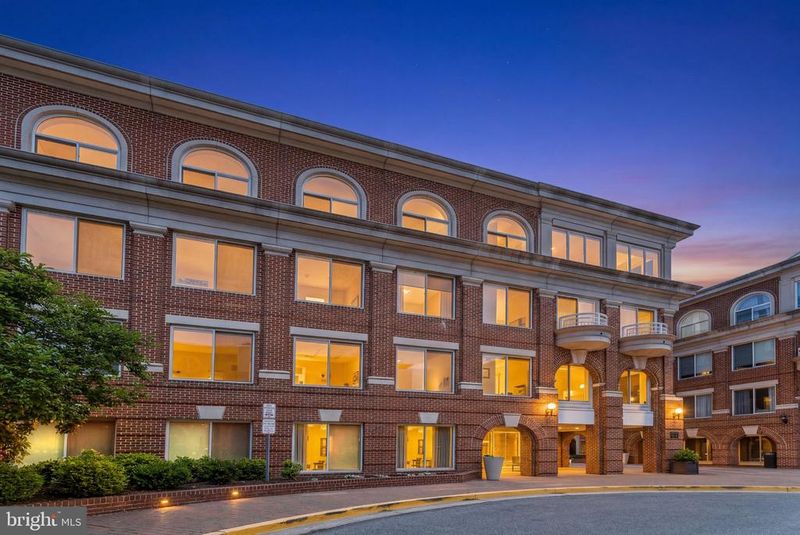 625 Slaters Ln #107, Alexandria, VA 22314
