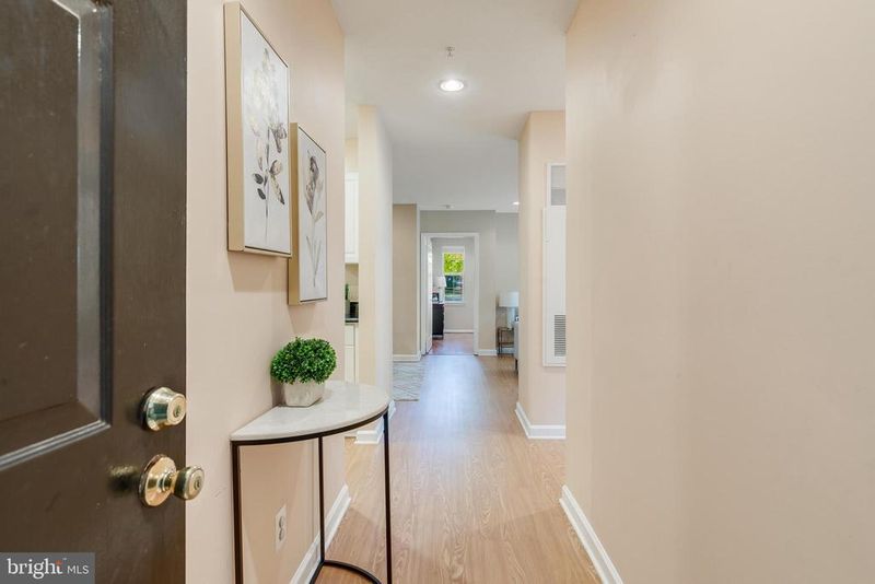 20313 Beechwood Ter #102, Ashburn, VA 20147