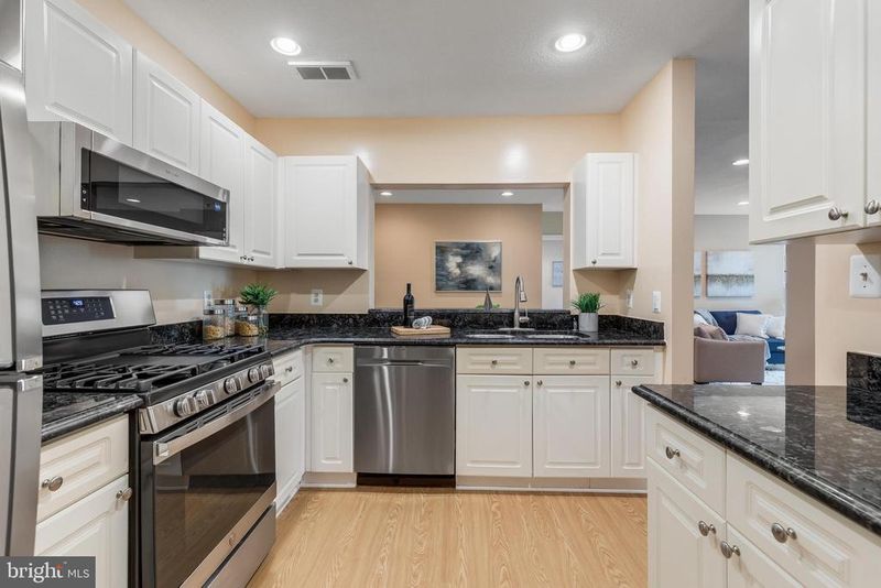 20313 Beechwood Ter #102, Ashburn, VA 20147