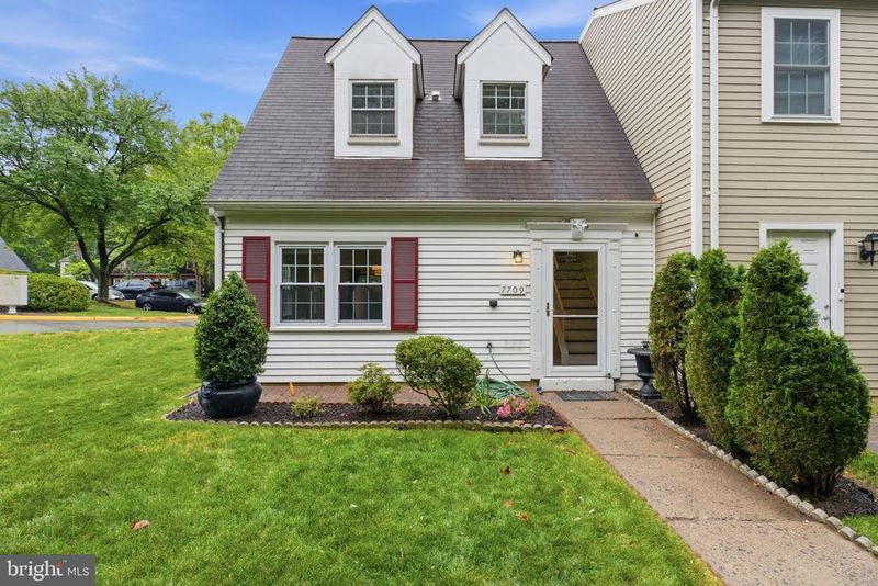7709 Matisse Way, Springfield, VA 22153