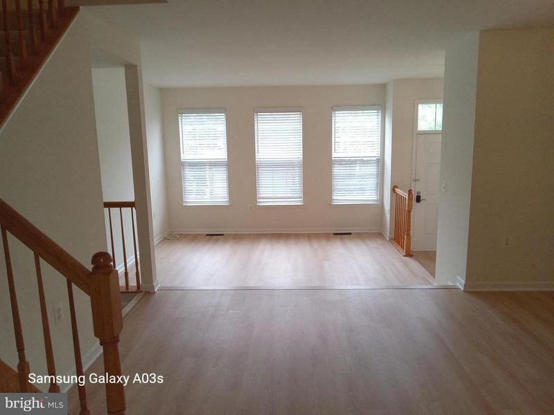 21477 Rusty Blackhaw Sq, Sterling, VA 20164