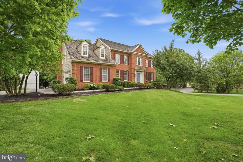 1414 Hague Dr SW, Leesburg, VA 20175