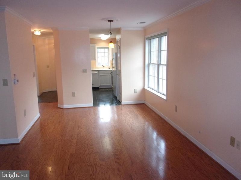 6916 Fairfax Dr #218, Arlington, VA 22213